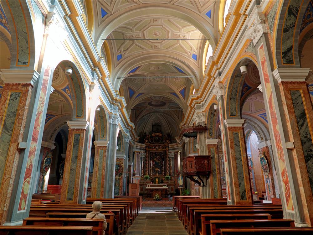 Sagliano Micca (Biella) - Interno della Chiesa Parrocchiale dei SS. Giacomo e Stefano